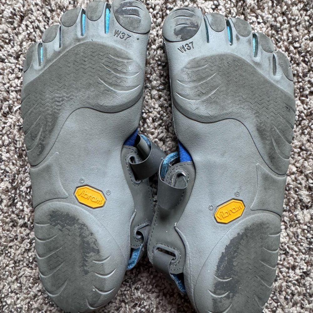 Vibram FiveFingers Blue Women’s Size 37 Barefoot - Picture 4 of 6
